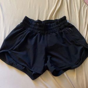Lululemon 4” tracker v shorts